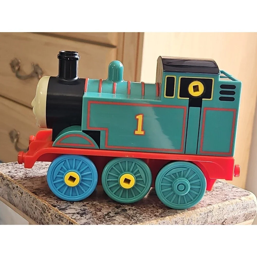 Thomas The Tank Tomy Motorized Train Engine 2004 6.5